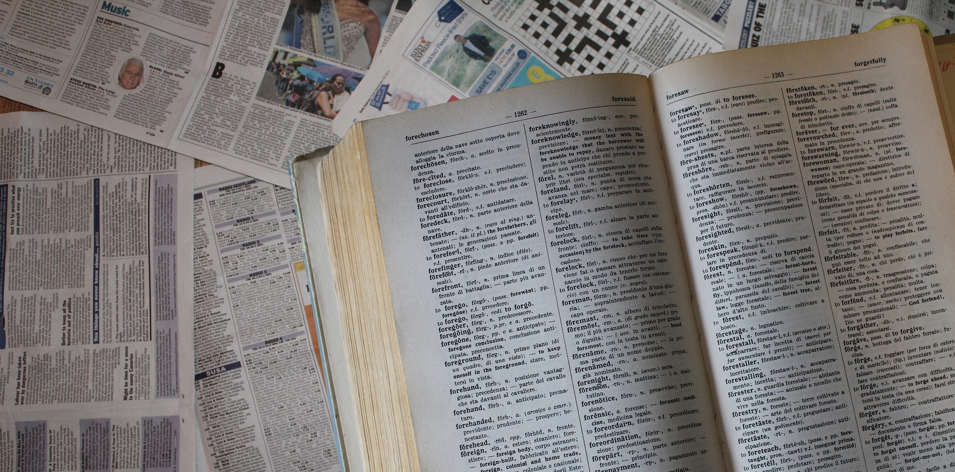 dictionary-g1216c7fb9_1920